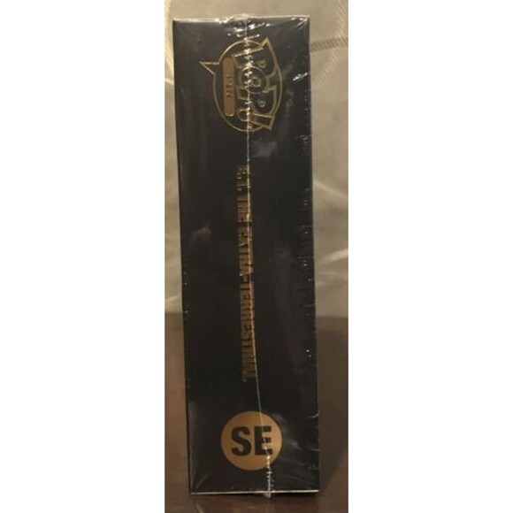 Funko Pop! Pin E.T The Extra-Terrestrial - Walmart Exclusive 2022 Enamel NIB NEW - Picture 7 of 10